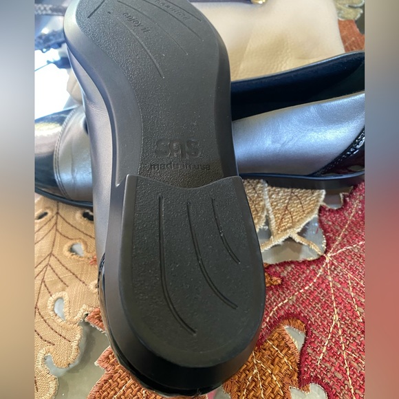 SAS 🥿COMFY TRIPAD GRAY & BLACK LEATHER 2-TONE LOAFERS-SIZE 9.5 LIKE NEW💖💕(EC) - Picture 9 of 11